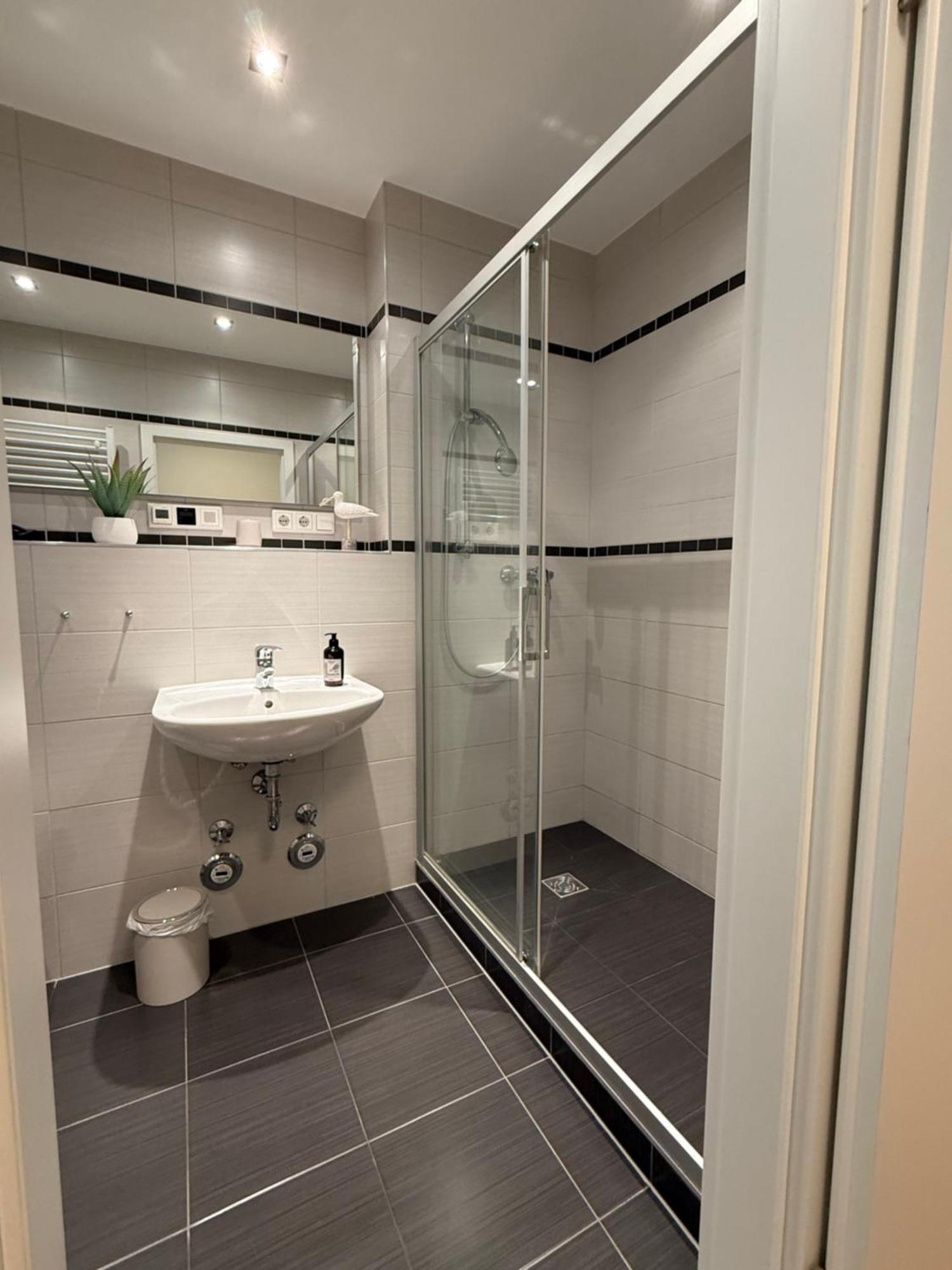 Appartement Neu !! Im Herzen Der Neustadt Aber Ruhig - Mit Terrasse *